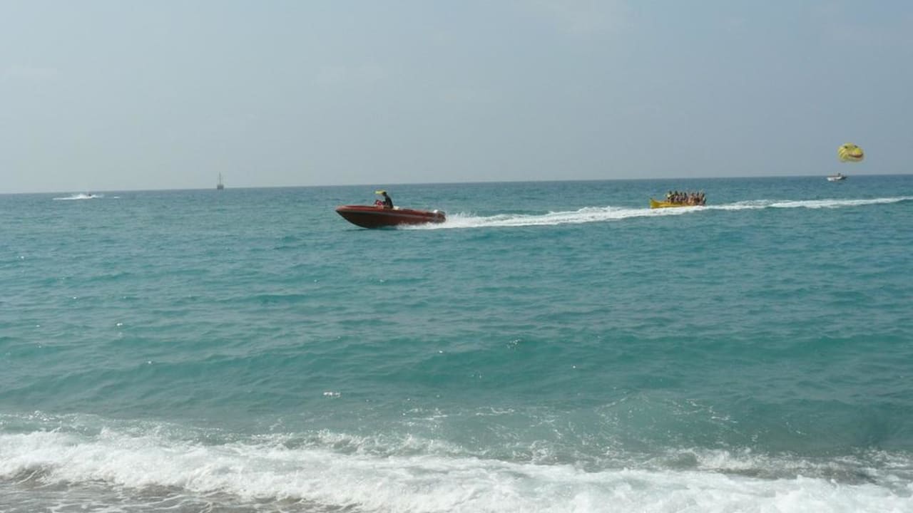 Banana Hotel Club Nena