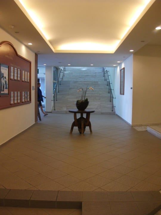 Flur Hotel Grecotel LUXME White