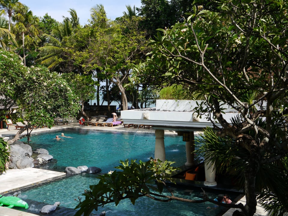 Pool mit Whirlpool Puri Santrian