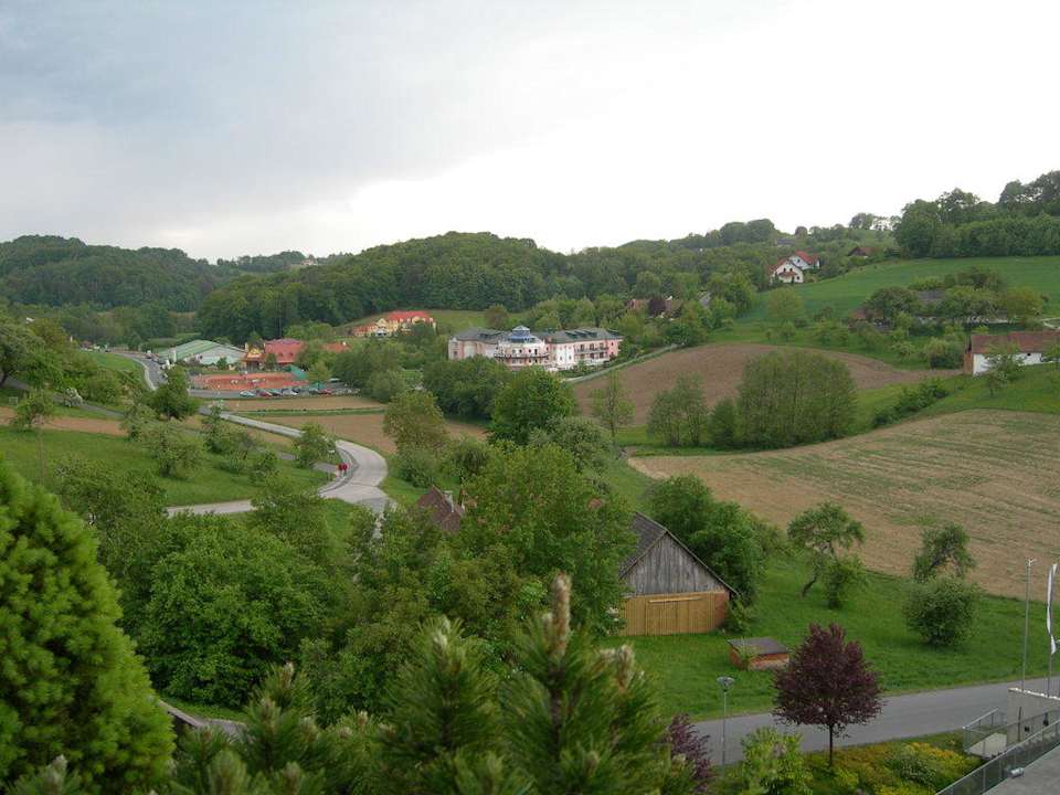 Ausblick über Loipersdorf Das Sonnreich Thermenhotel Loipersdorf