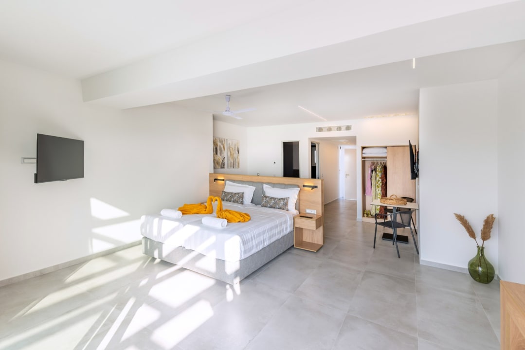Zimmer Thimios Acharavi Suites