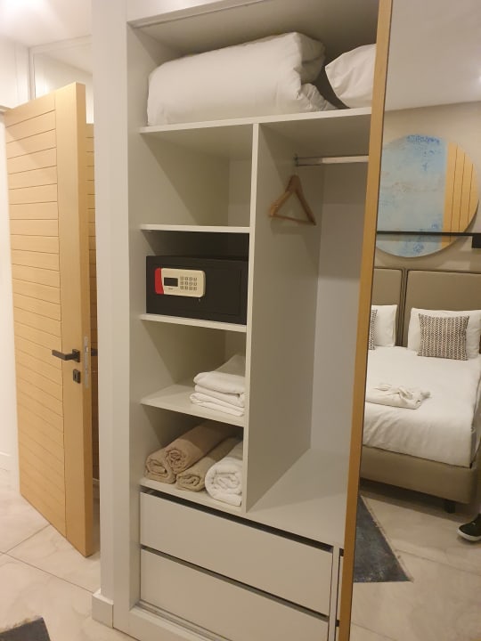 Zimmer A Suite Side