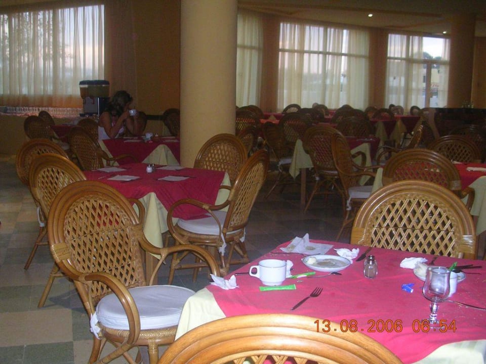 Frühstück ohne Service Hotel African Queen