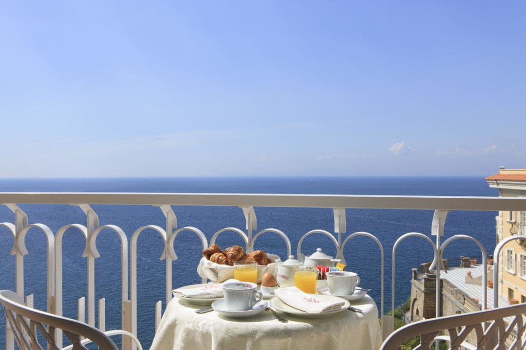 Suite room - Sea frontal View - Balcony Hotel Corallo Sorrento