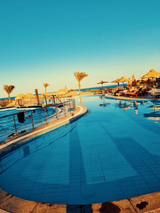 Pool Serenity Alpha Beach