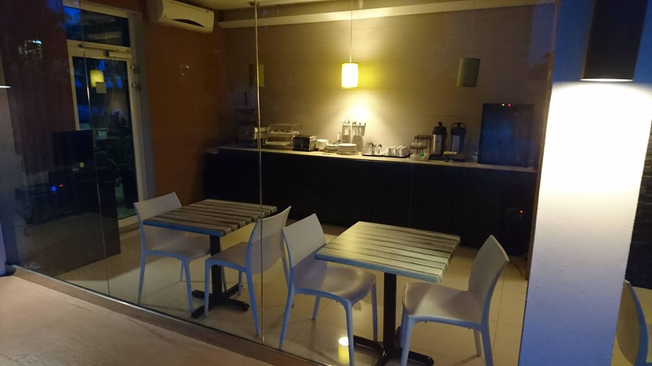 Frühstücksbereich Travelodge Quints Curacao
