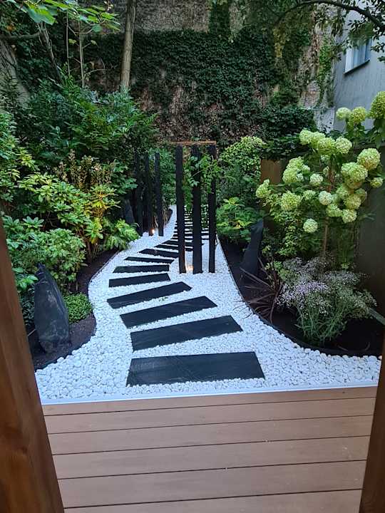 Gartenanlage Hotel Paris Louis Blanc