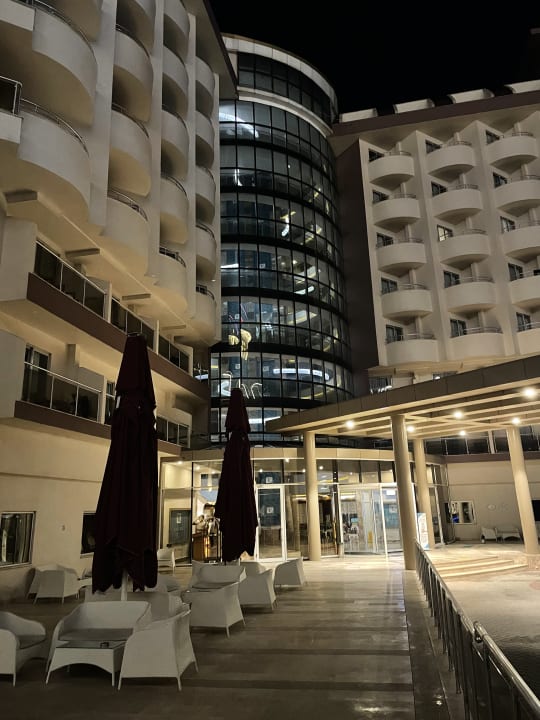 Außenansicht Saturn Palace Resort Hotel