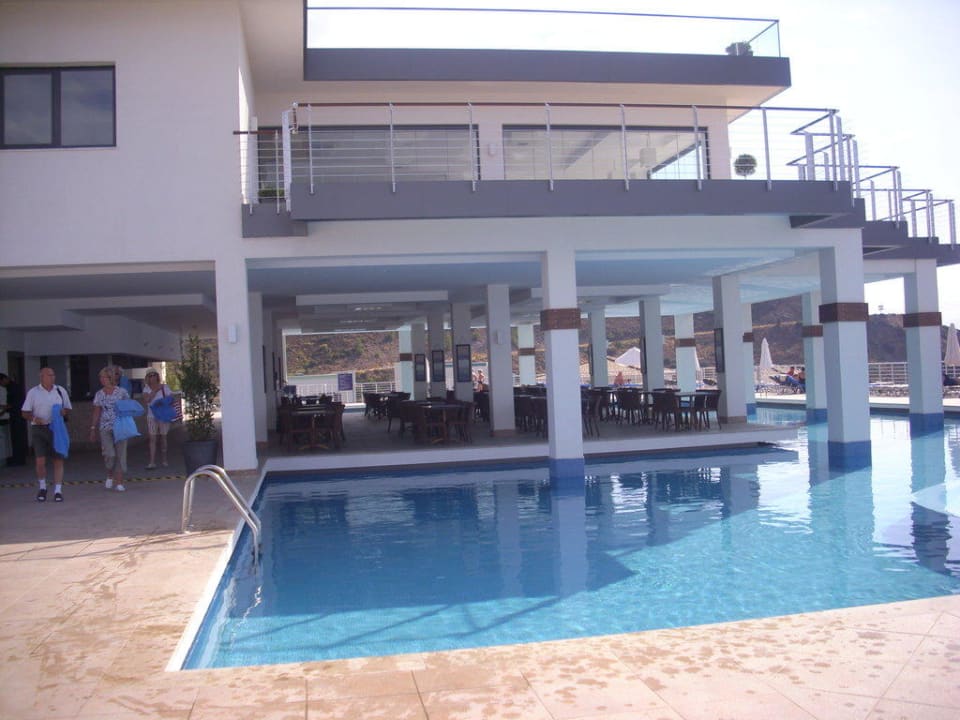 Pool & Bar Aria Claros Beach & Spa Resort