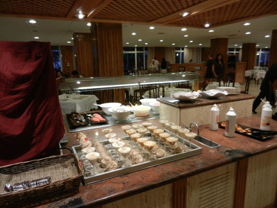 Stolik z deserami. Melia La Palma Hotel