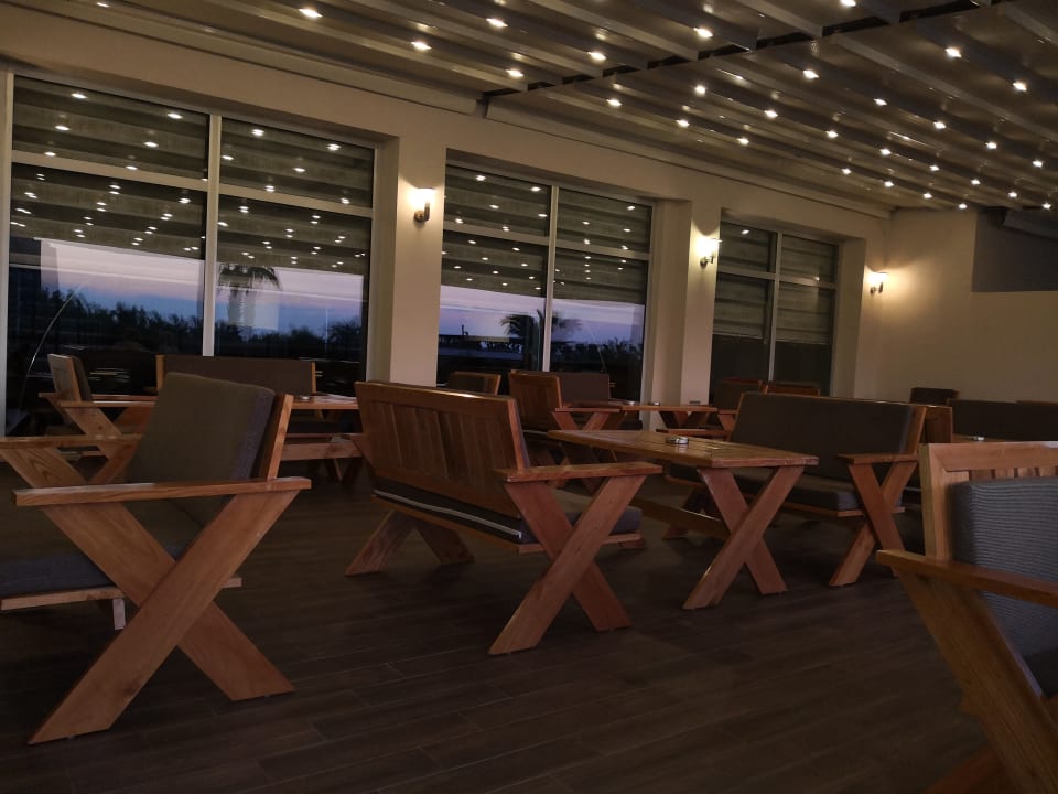 Gastro Saturn Palace Resort Hotel