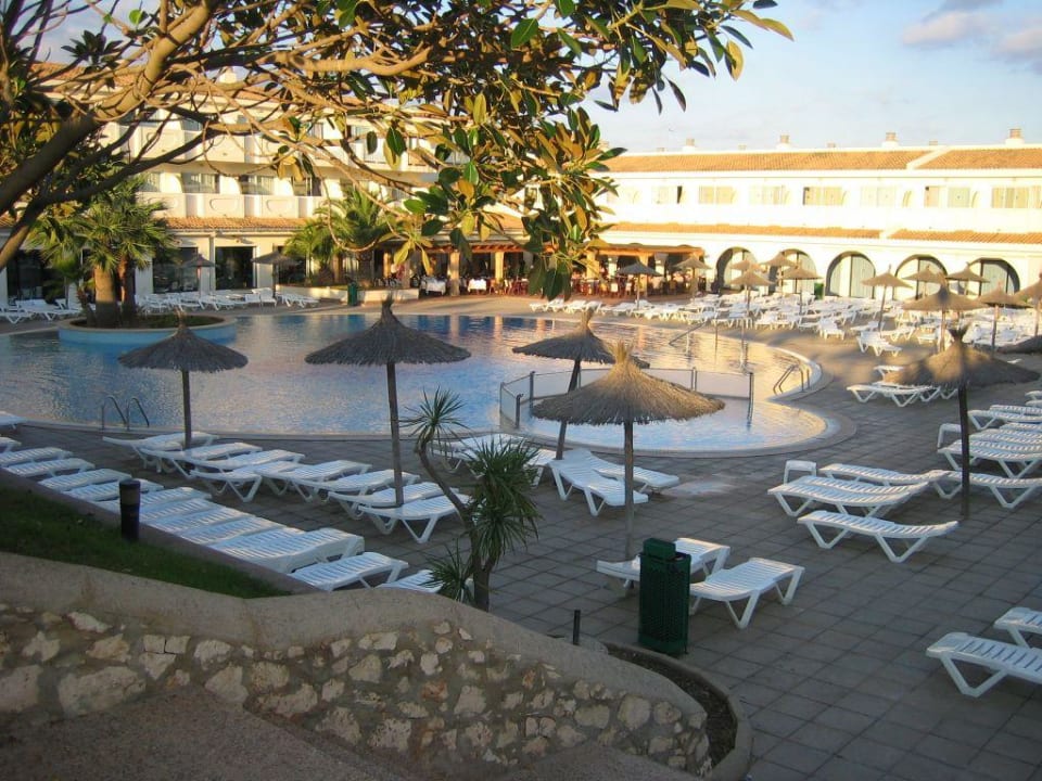 Hotelpool blau punta reina