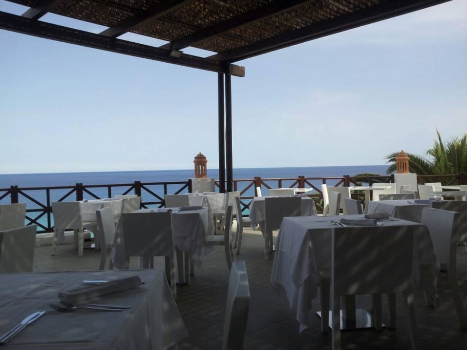 Diner auf der Terrasse Club Jandia Princess