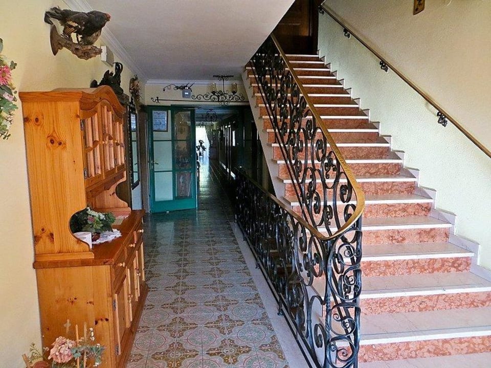 Flur und Treppe im 1.OG Landgasthof Torrenerhof