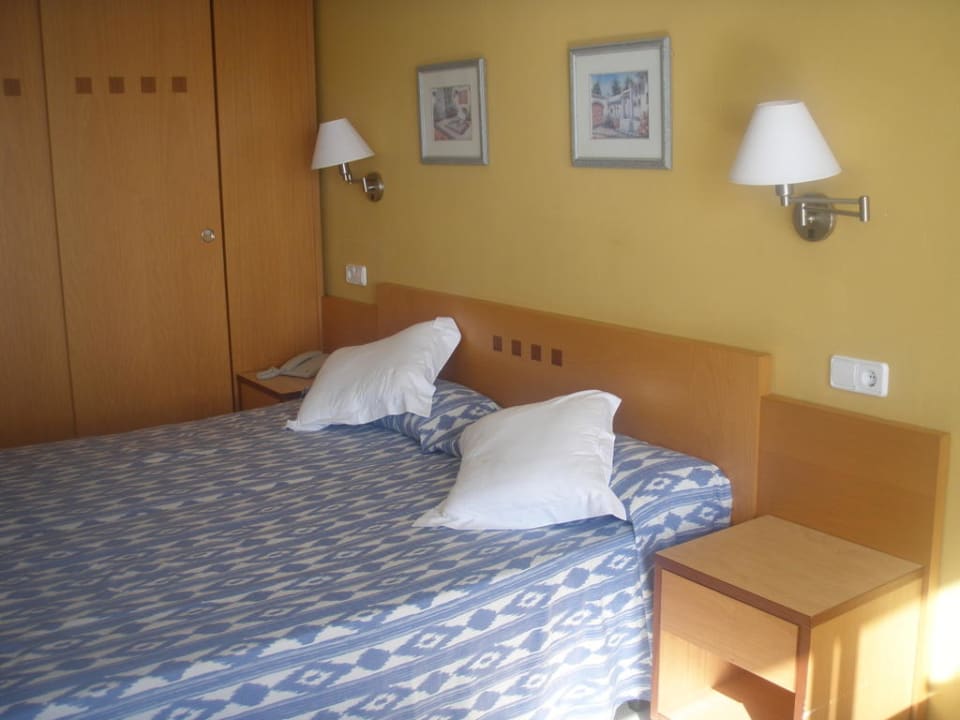 Betten und Kleiderschrank Grand Palladium White Island Resort & Spa