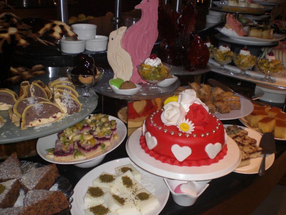 Dessertbüffet am Valentinstag Sunis Evren Beach Resort Hotel & Spa