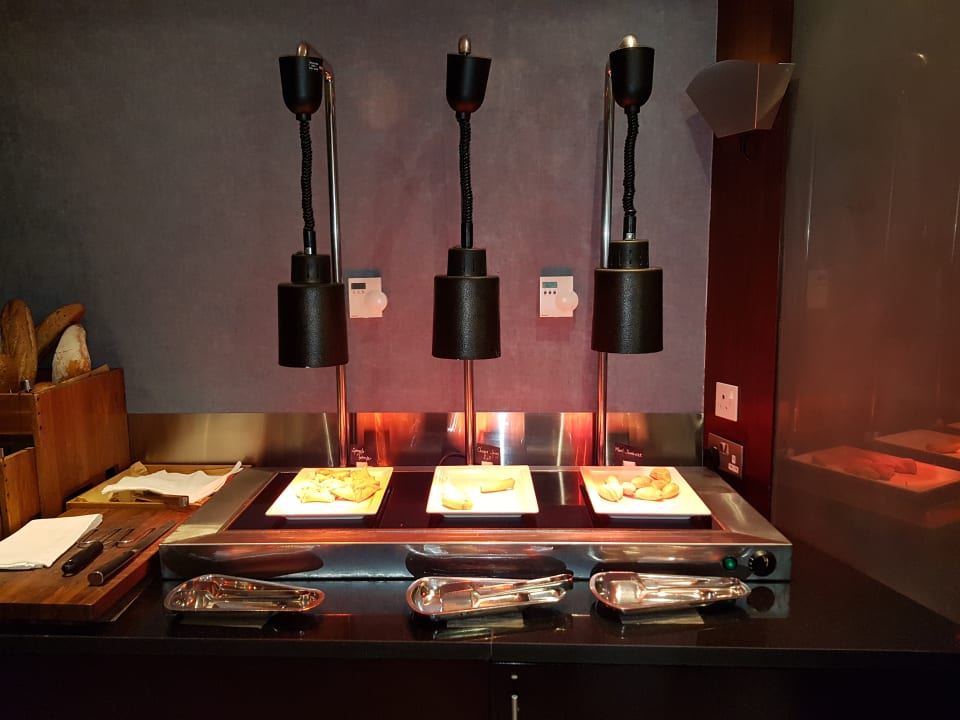 Gastro Rose Rayhaan by Rotana