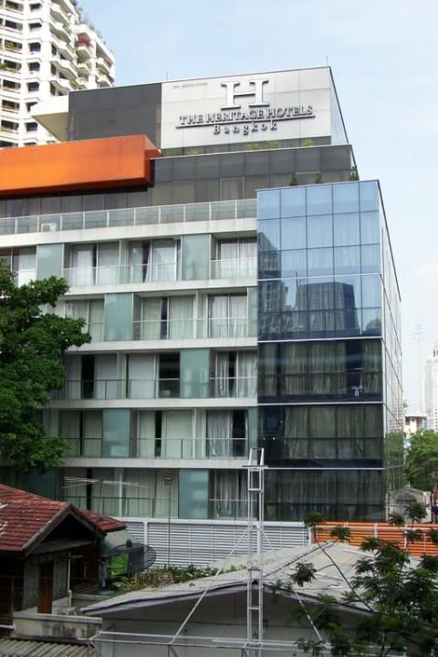 Außenansicht von Skytrain Station Hotel The Heritage Bangkok