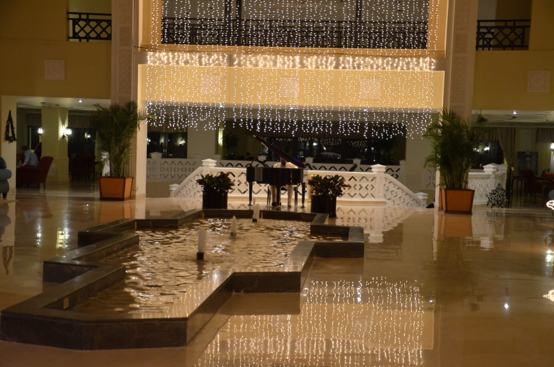 Klavierspieler am Abend Steigenberger ALDAU Beach Hotel