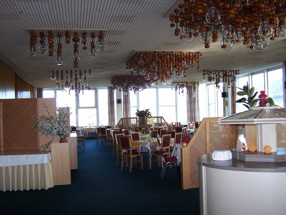 Rechte Seite vom Restaurant AHORN Hotel Am Fichtelberg