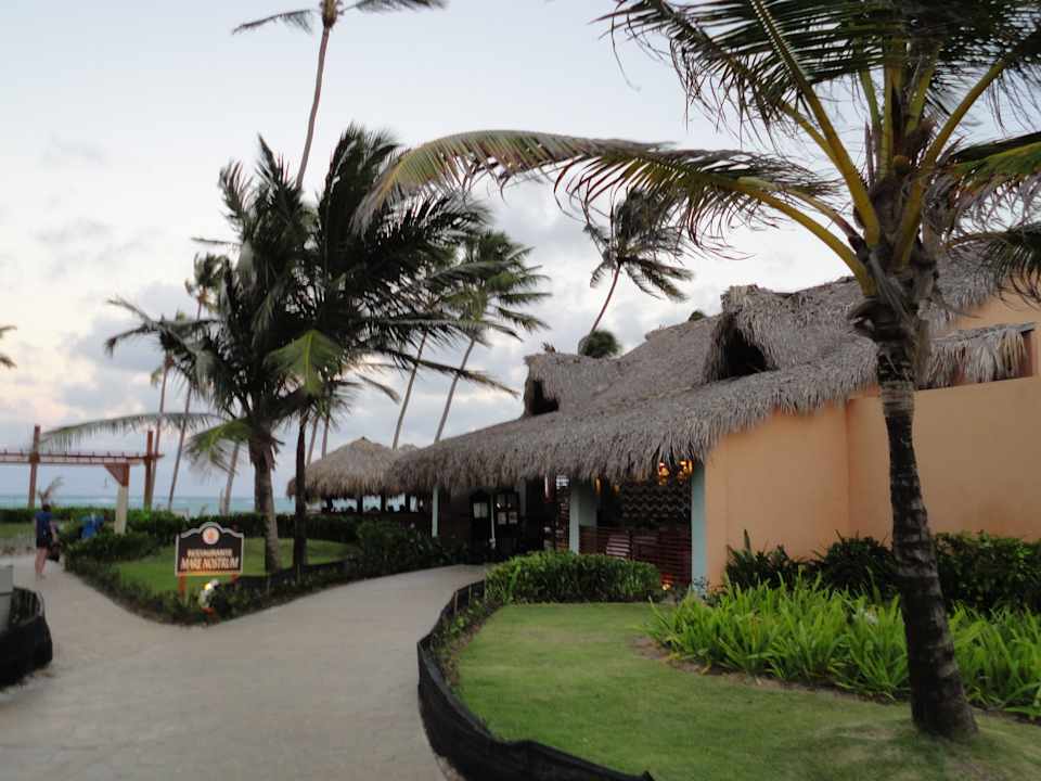 Büffet und Fischrestaurant am Strand Punta Cana Princess All Suites Resort & Spa