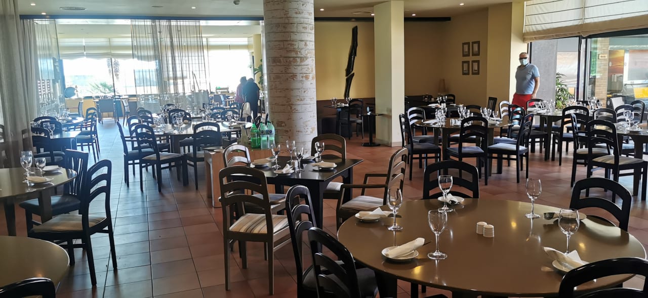 Gastro Calheta Beach