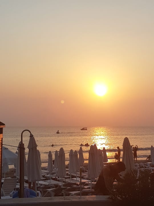 Strand Side Bay Hotel