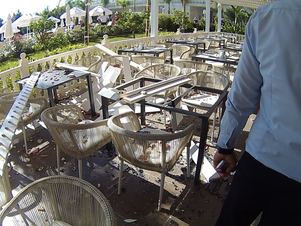 Terrasse  nach Absturz  Royal Taj Mahal Hotel