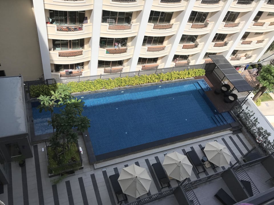 Aussicht von Balkon mit Poolblick D Varee Diva Central Rayong