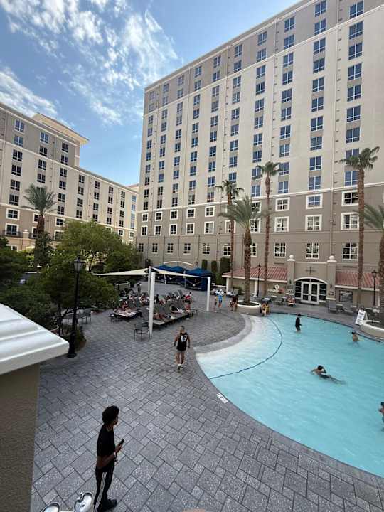 Pool Club Wyndham Grand Desert