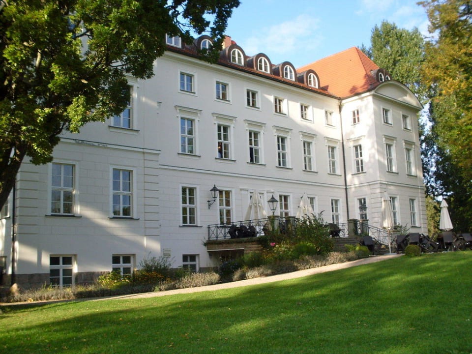 Hinteransicht Hotel Schloß Wedendorf