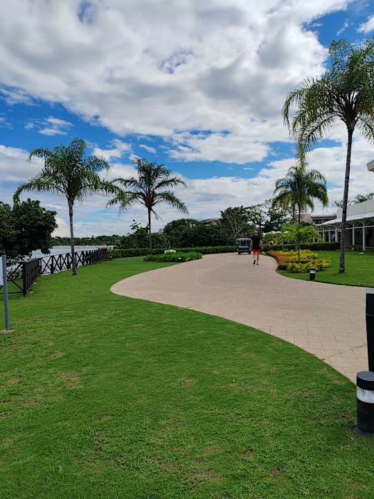 Gartenanlage Hideaway at Royalton Negril
