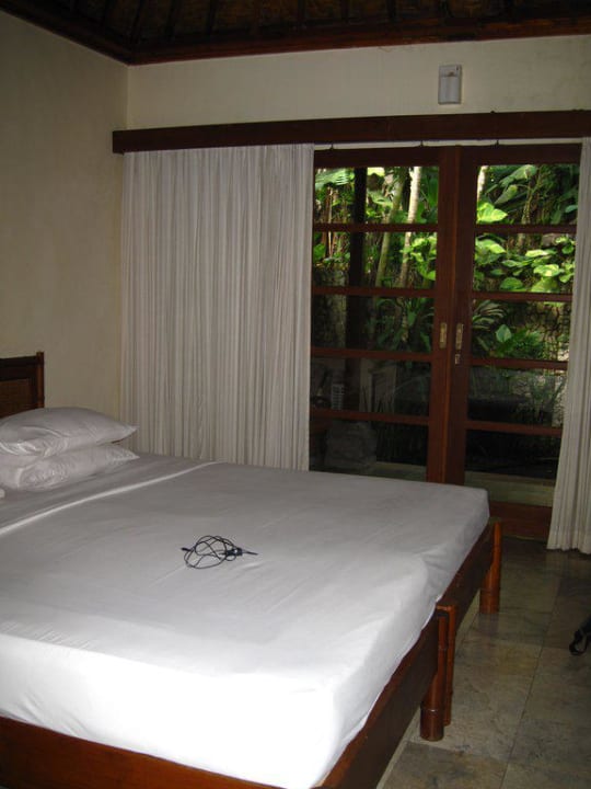 Zimmer umgeben von tropischem Garten Ubud Village Hotel