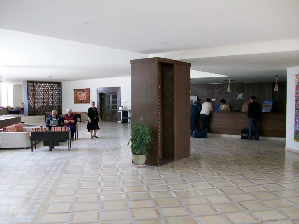 Großzügige Empfangshalle (kahl) Djerba Sun Beach Hotel & Spa