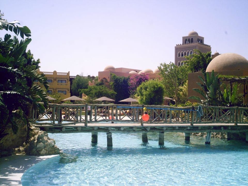 Brücke zum Islandpool-Restaurant Grand Makadi