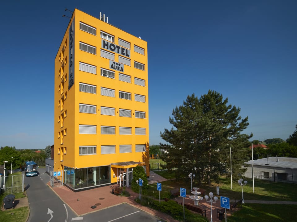 Außenansicht Hotel Aura Design & Garden Pool