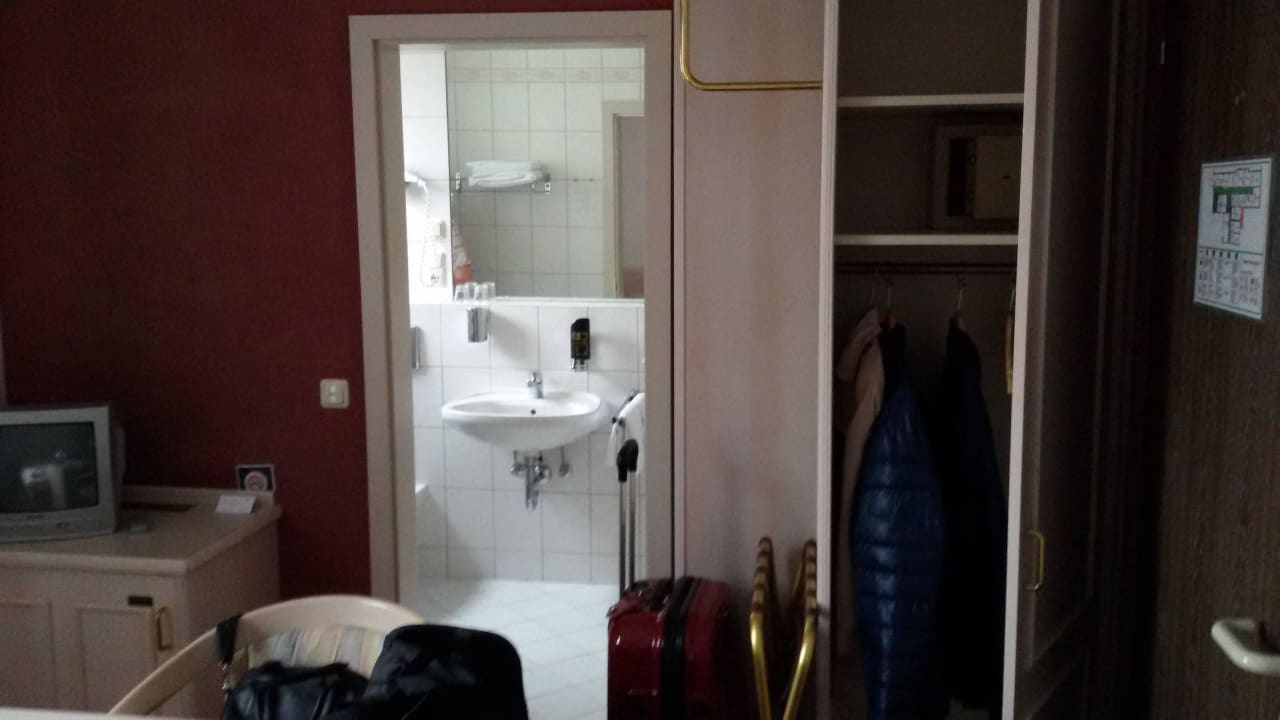 Schrank Hotel Traube Rüdesheim