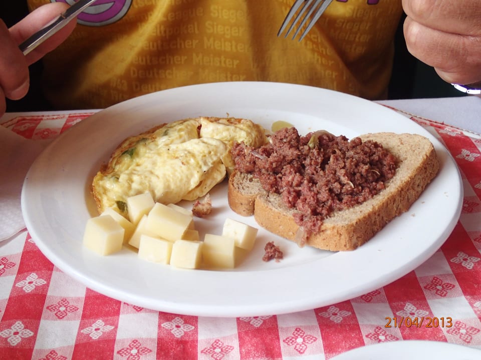 Typisches Frühstück Samsara Cliff Resort