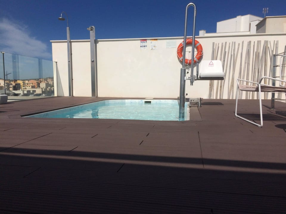 Kleiner Pool auf dem Dach  Kyrat Amarac