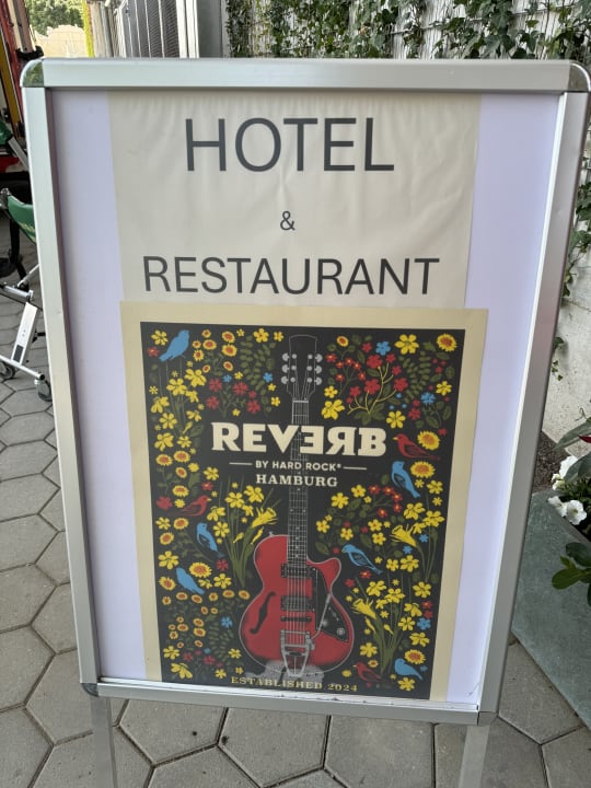 Sonstiges REVERB by Hard Rock Hamburg