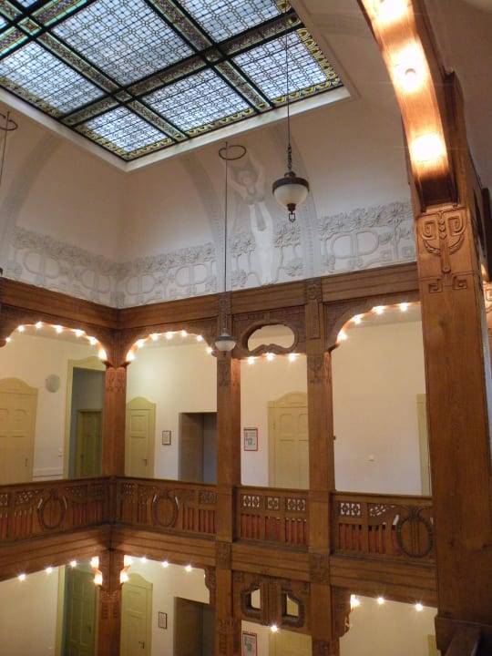 Jugendstil-Eingangshalle 2. Stock Hotel Badehof