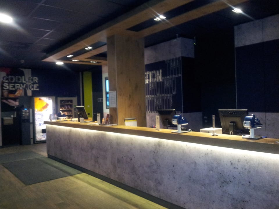 Eingangsbereich und Rezeption Ibis budget Wien Sankt Marx