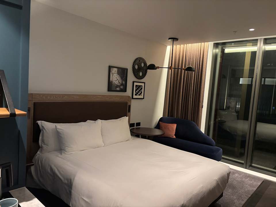 Zimmer The Gantry London, Curio Collection By Hilton