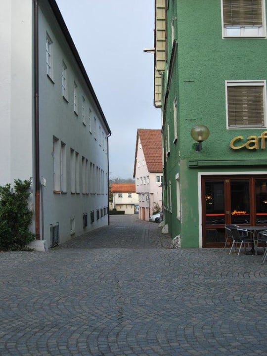 Durch diese hohle Gasse müßt ihr durch... Hotel Grüner Baum