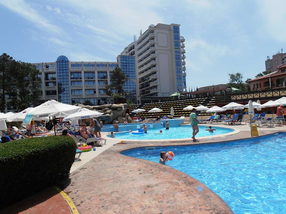 Aktivpool mit Blick zum Nachbarhotel DAS Club Hotel Sunny Beach