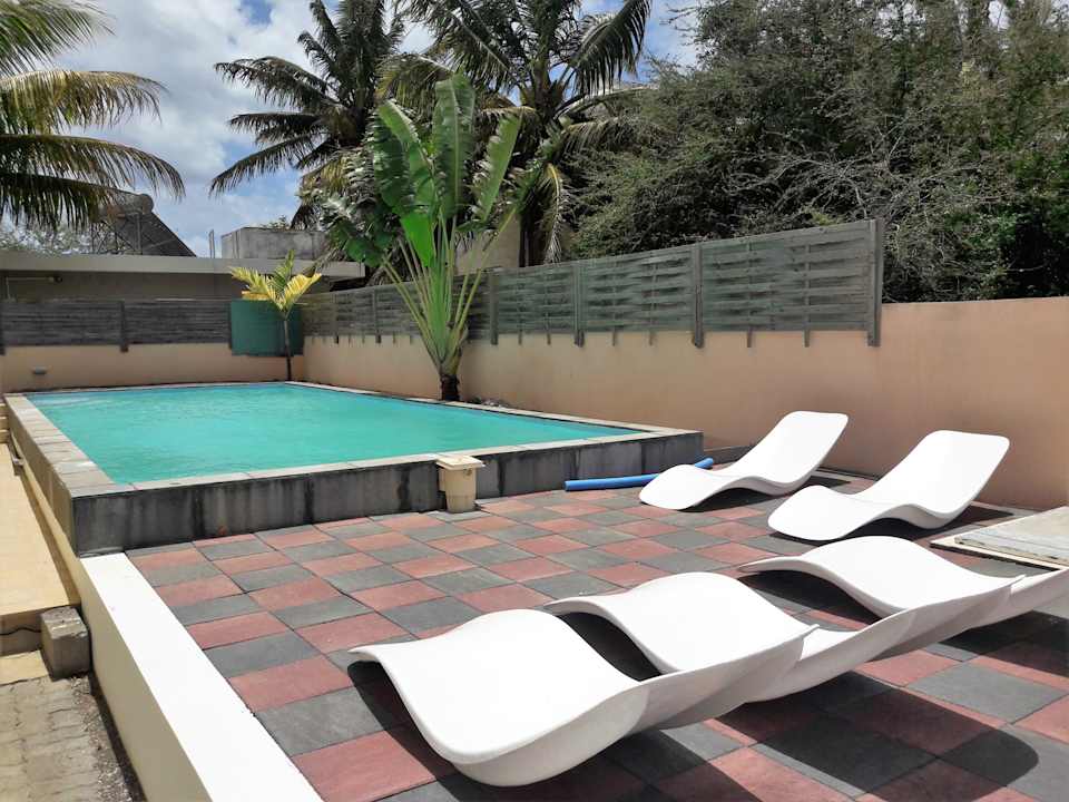 Pool Pallagino Charming Beach Side Villa