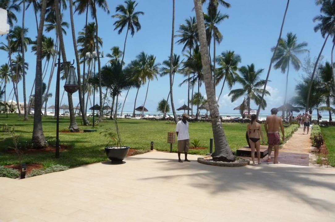 Zum Strand  TUI Blue Bahari Zanzibar