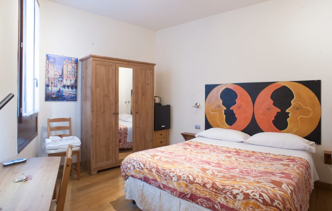 Zimmer Ai Tagliapietra (guest house)