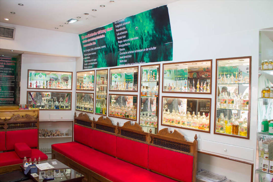 Laden für tolle Öle - neben der Apotheke Pickalbatros Citadel Resort