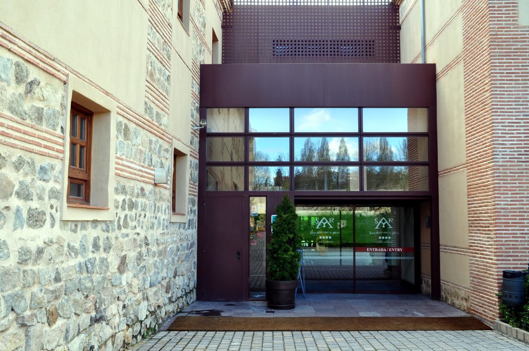 Eingang Hotel San Antonio el Real